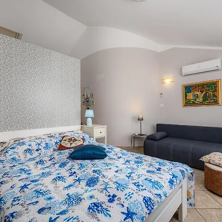 Apartment Ares - Monterol *
