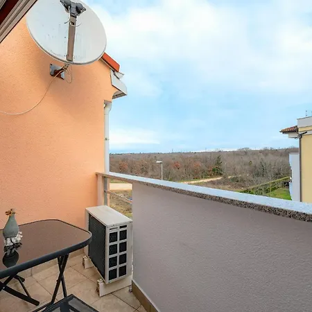 Ares - Monterol Apartment