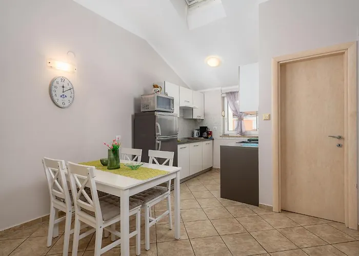 Ares - Monterol Appartamento Umago